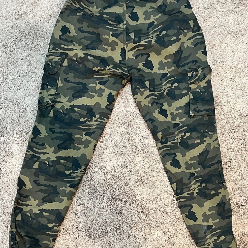 Cargo Pants XL/1X Camo Color